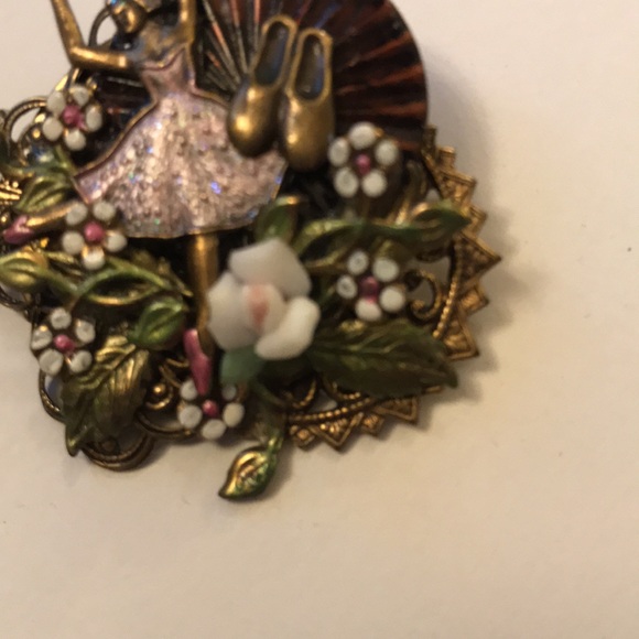 Ballerina Brooch - pin - beautiful ballerina - Picture 4 of 6